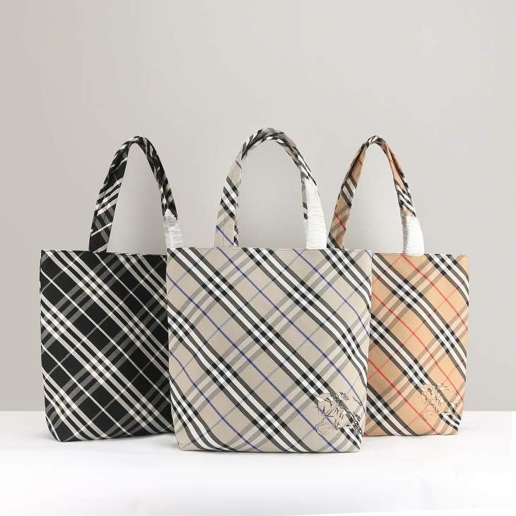 Picture of Burberry Handbags _SKUfw175675129fw